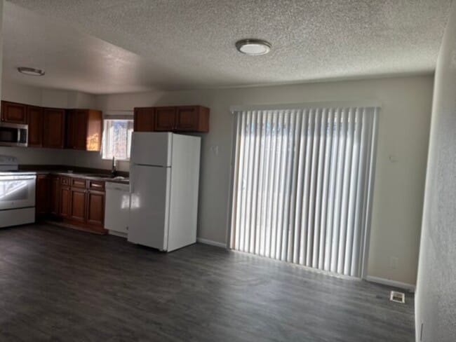 Photo - 5300 Troy St