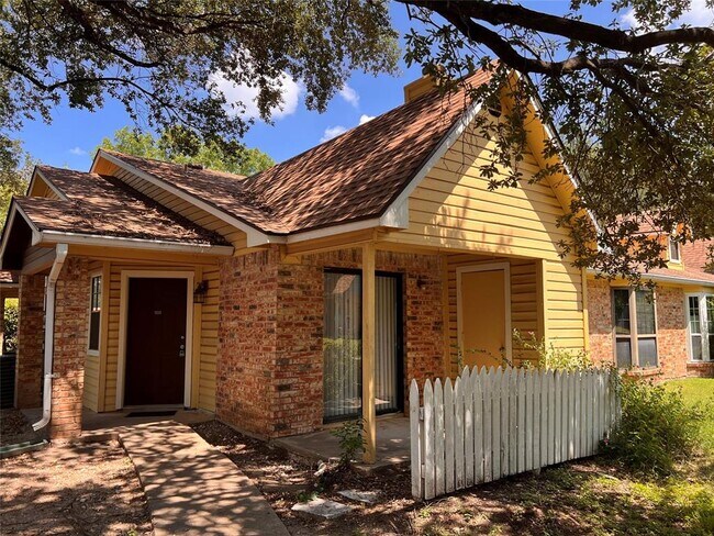 Building Photo - 1601 Faro Dr Unit 1304