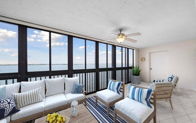 Balcony on the water - 250 S Sykes Creek Pky Unidad B309