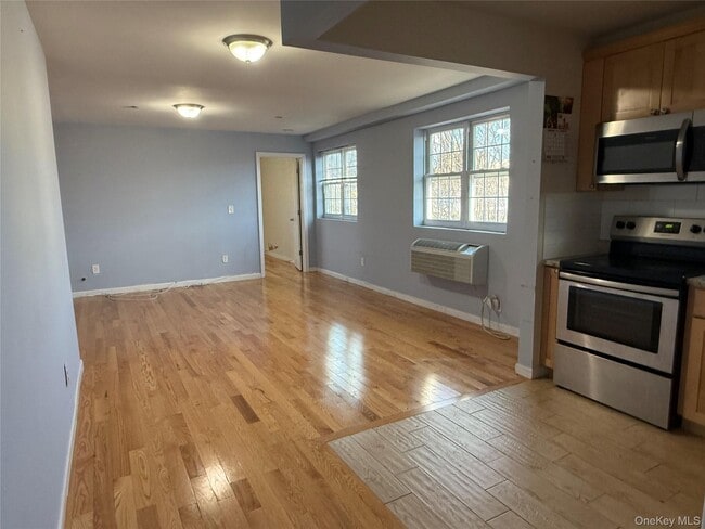 Building Photo - 1605 Taylor Ave Unit 2
