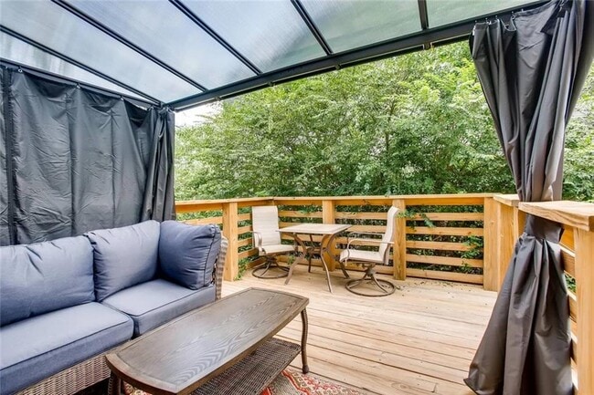 Photo - 655 McGruder St NE