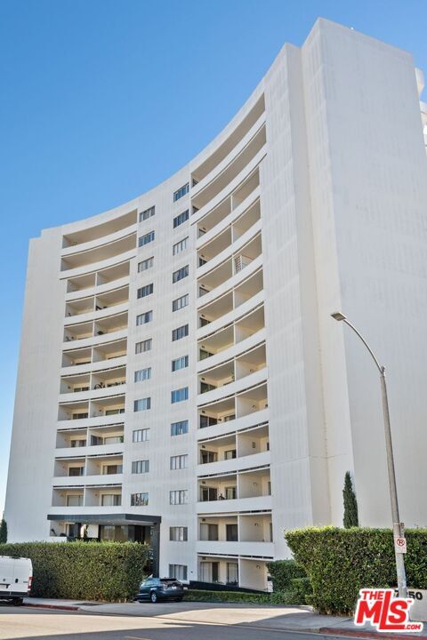 Building Photo - 7250 Franklin Ave Unit 507