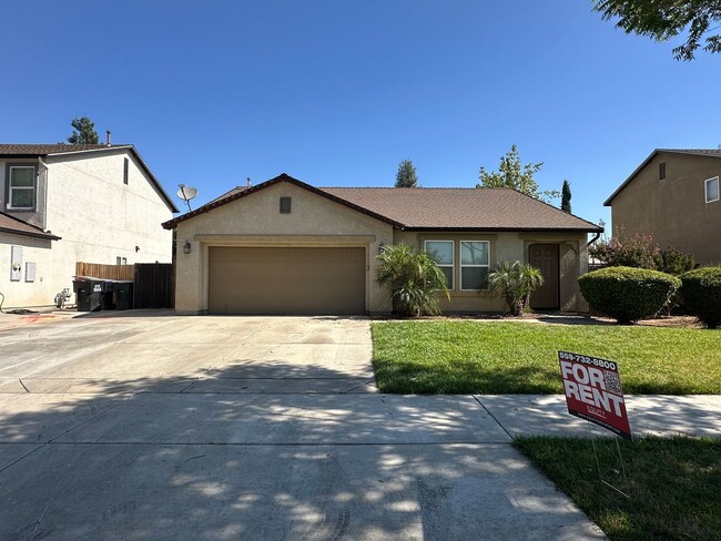 SW Visalia Home coming soon!! - SW Visalia Home coming soon!!