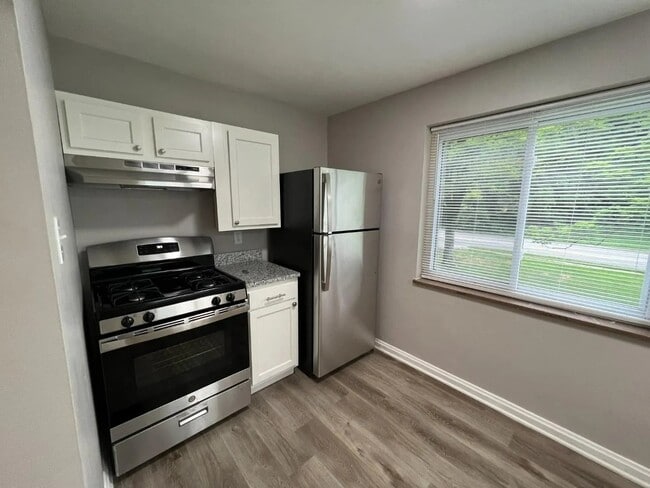 Photo - 1810 Quebec Rd