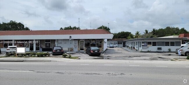 Building Photo - 6300 Miramar Pkwy Unit 7 Rental