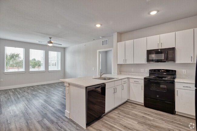 3HAB, 2BA - 1181SF