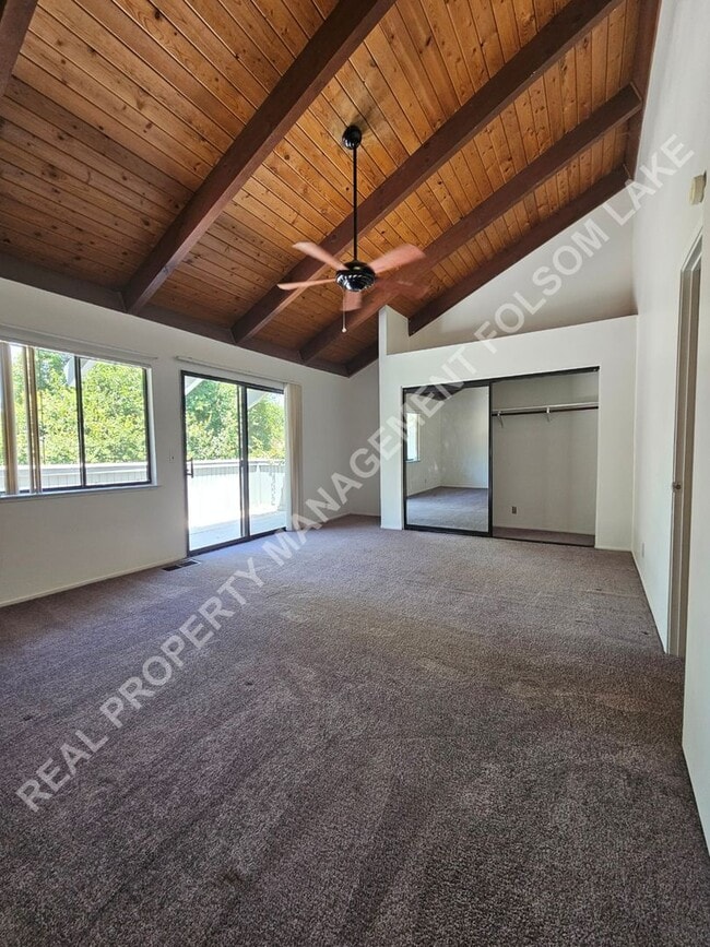 Photo - Spacious 3-bedroom 2.5 bath in South Davis