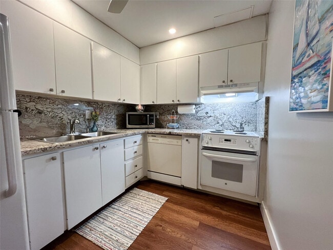 Photo - 6239 Bay Club Dr Unit 1