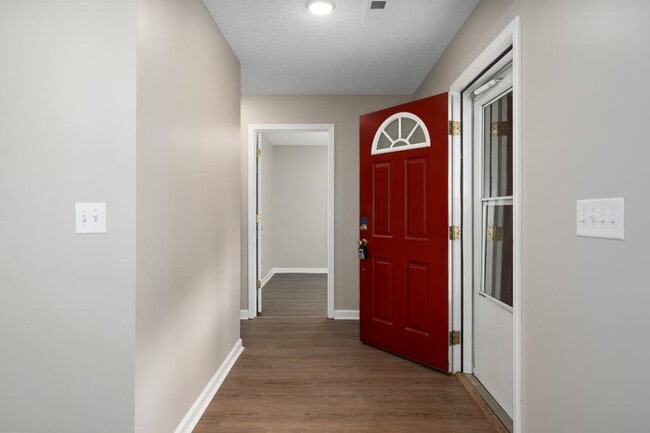 Photo - 132 King James Ct