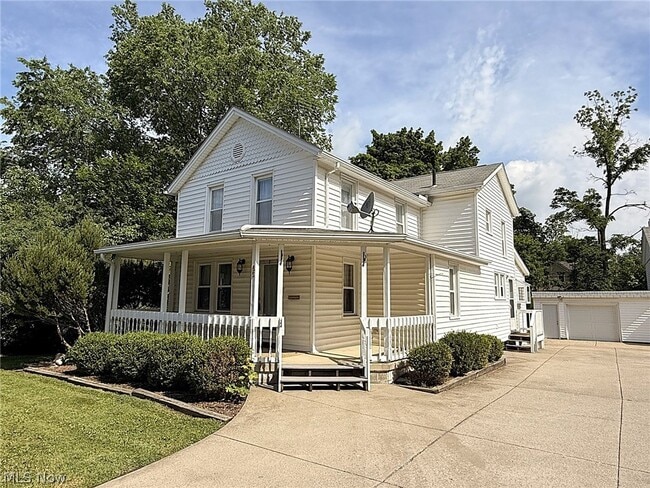 Building Photo - 85 Maple Dr