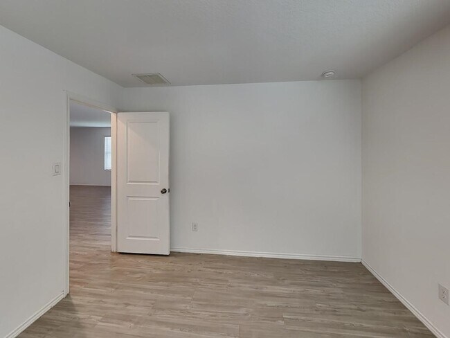 Photo - 116 Hollywood Dr