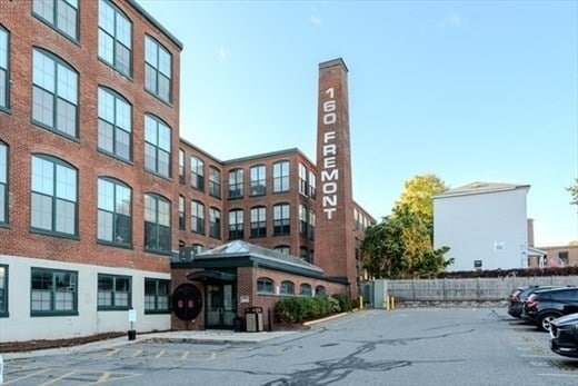 Building Photo - 160 Fremont St Unit 209