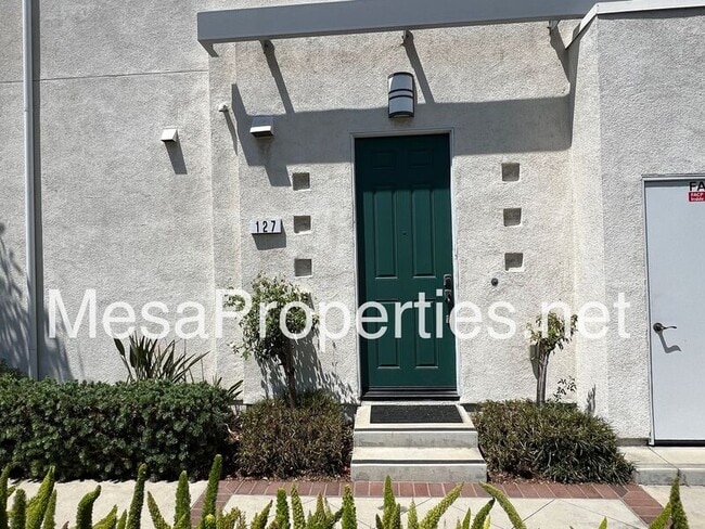 Photo - 127 Macintosh Way