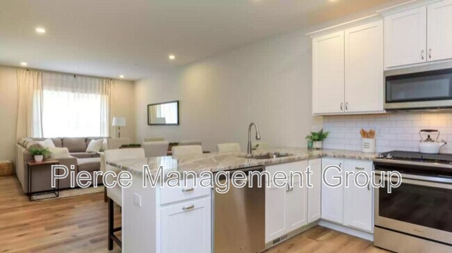 Photo - 34 Ponemah Hill Rd