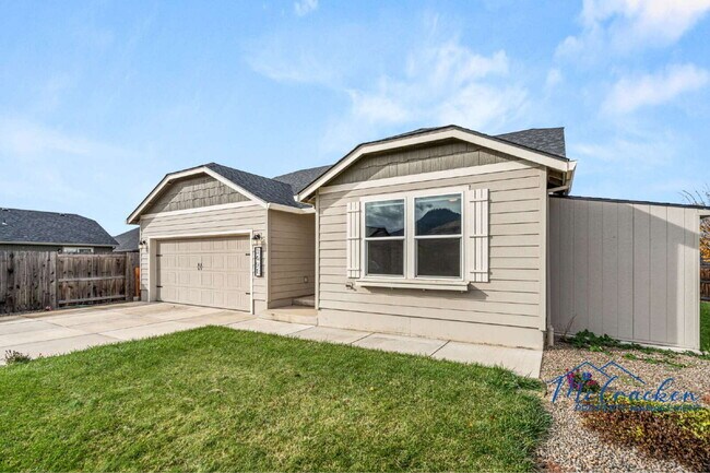 Photo - 3451 Durst St