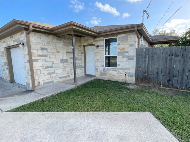 Photo - 1375 Loop 332