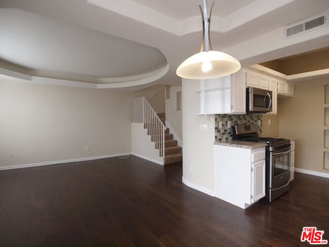 Photo - 10627 Moorpark St Unit 4