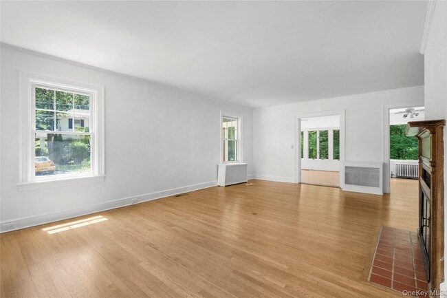 Photo - 121 Walworth Ave