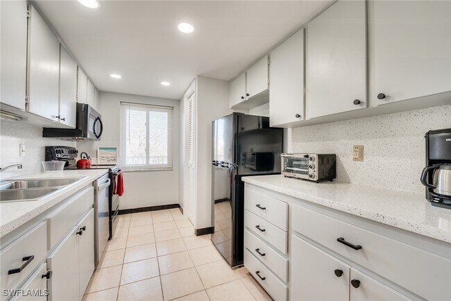 Photo - 7400 Estero Blvd Unidad 214