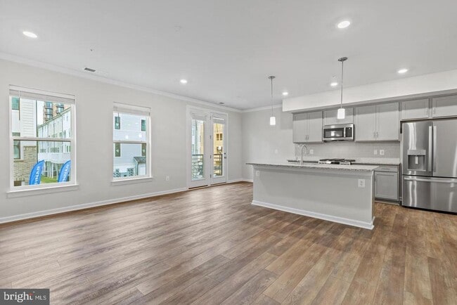 Photo - 2400 Stella Pl