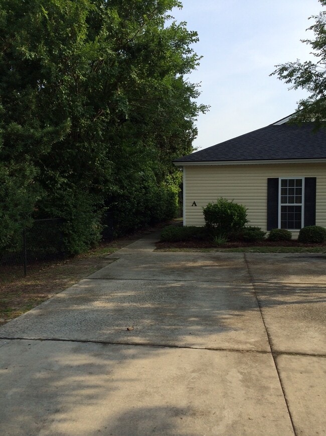 Building Photo - 2BD/2.5B Duplex in N. Valdosta City Limits Unit 094 - A