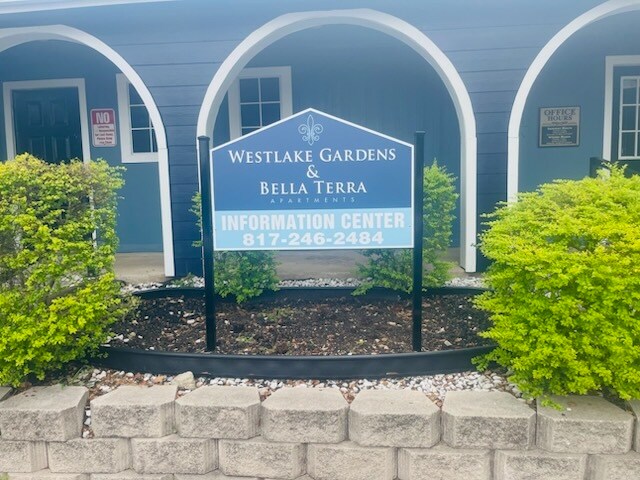 Building Photo - Westlake Gardens & Bella Terra Apartments