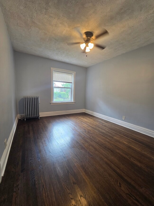 Bedroom 2 - 2605 W 65th St Unit 1E