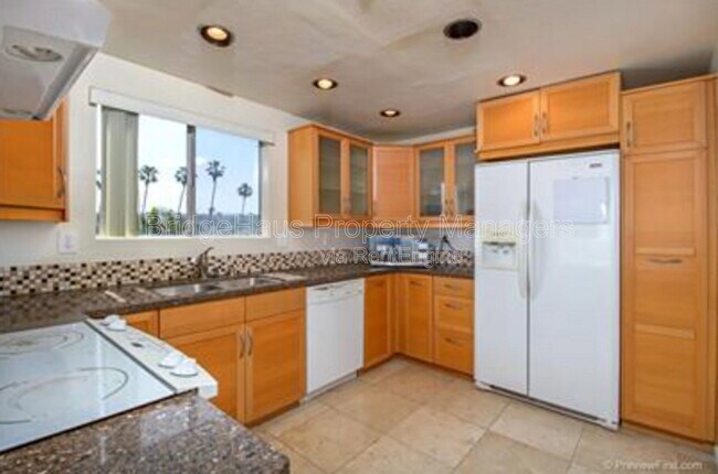 Photo - 5155 W Point Loma Blvd Unit Apt 11