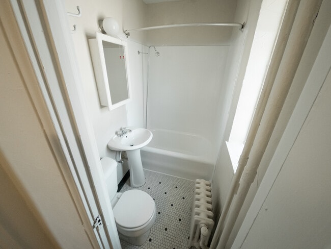 Photo - Traymore Apartments