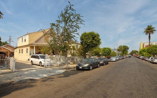 Photo - 1352 E 21st St