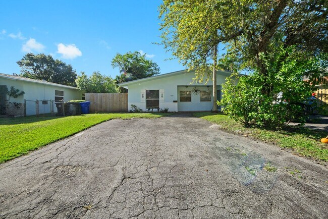 Photo - Charming 3-Bed, 2-Bath Home in Prime Fort ...