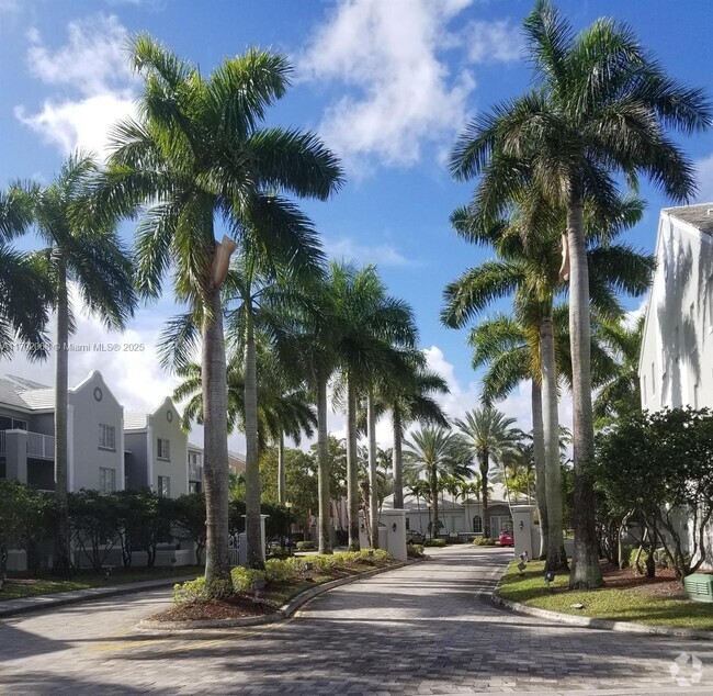 Building Photo - 655 SW 111th Way Unit 305 Rental