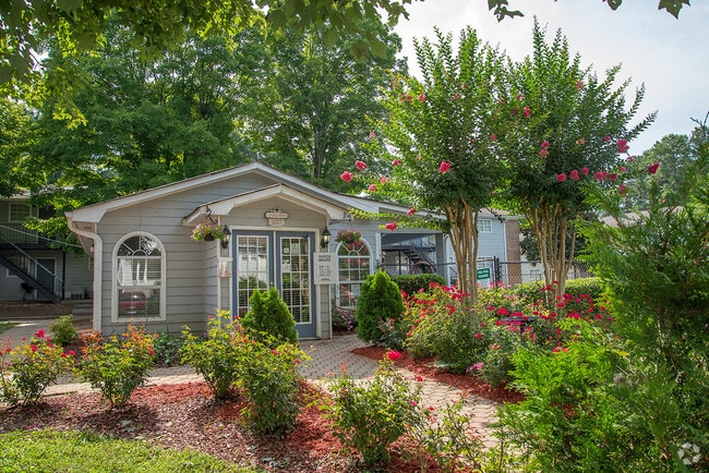 Building Photo - Quail Run Rental