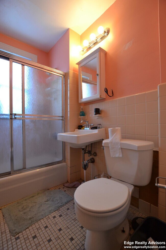 29 Newcastle Rd Unit 2