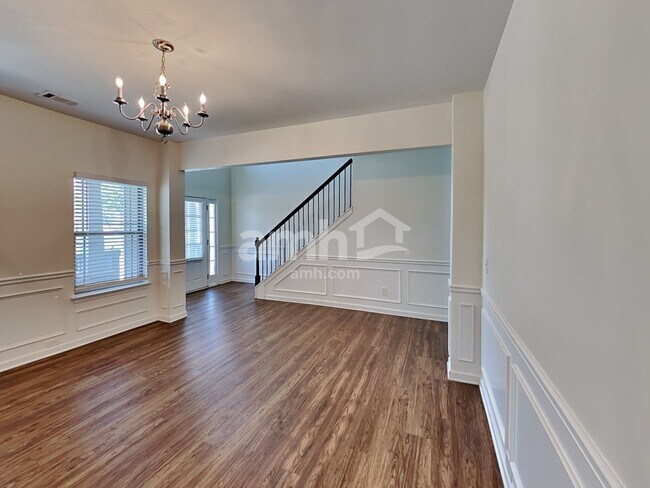 Photo - 402 Cleburne Pl