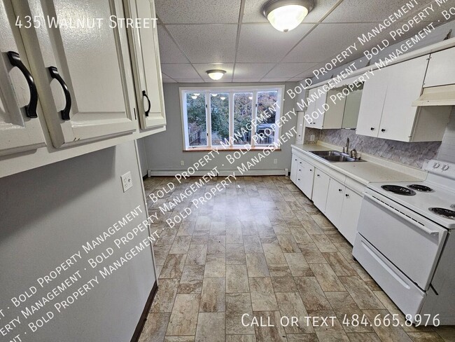 435 Walnut St