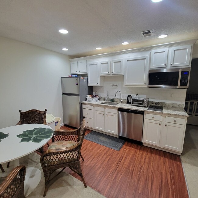 Kitchen - 8412 Bells Mill Rd Unit Bells Mill Apartment