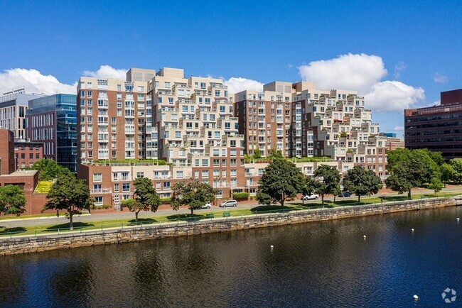 Building Photo - 75-83-83 Cambridge Pkwy Unit PH7 Rental