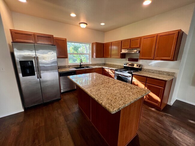 411 Berrydale Ave