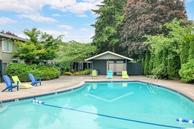 Pool l Centennial Apartments l Springfield, OR - Centennial Apartments