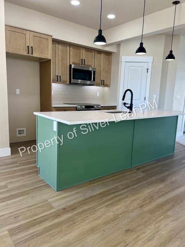 340 Mayfield Spgs