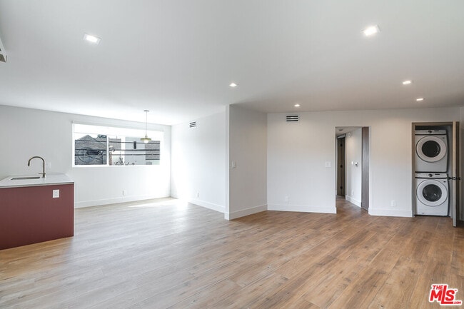 Building Photo - 12425 Texas Ave Unit 22