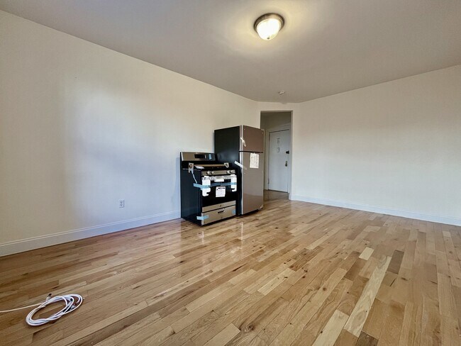 Photo - 709 W 176th St Unit 4F