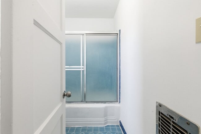 343 S Occidental Blvd