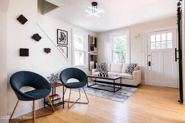 Photo - 1671 Trigg St