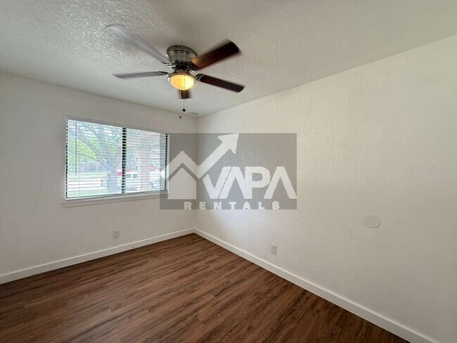 Photo - 13811 Flairwood St