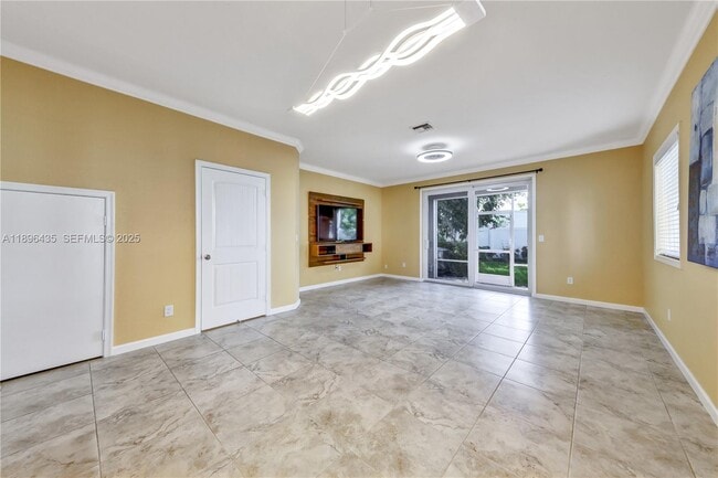 Photo - 346 NE 47th Pl