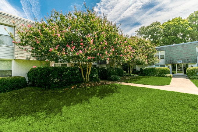 Fox Hill Apartments