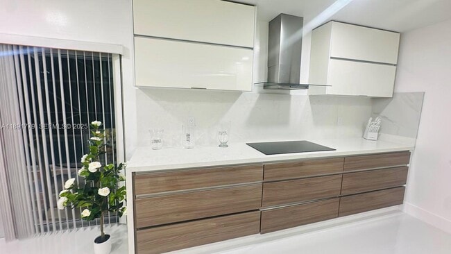 Photo - 541 SE 17th Ave