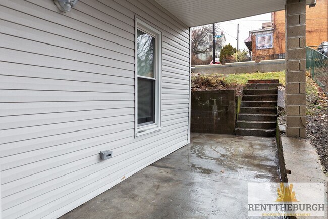 Updated 4BR 2 Full Bath House with Parking! - Updated 4BR 2 Full Bath House with Parking!